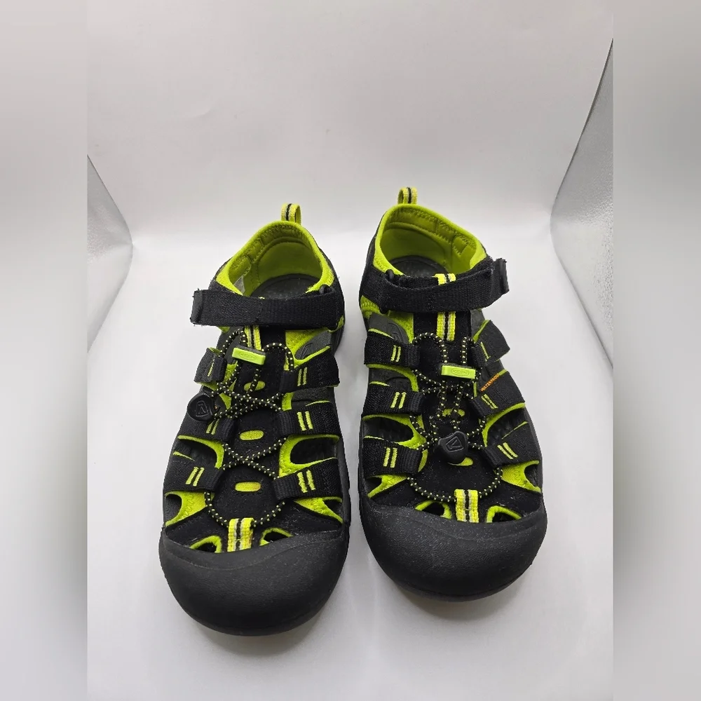 Keen nwot newport